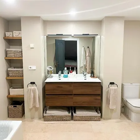 Elegant 3br Golden Mile Retreat *